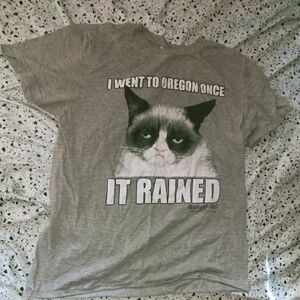 Gray Cat Graphic T-Shirt